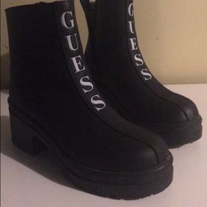 Guess boots